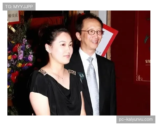 伏明霞这日子低调得像个隐形富婆，十几岁那个跳水小姑娘跑哪儿去了