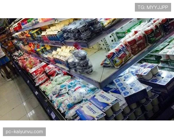 高亭宇训练完直接去超市抢打折酸奶？